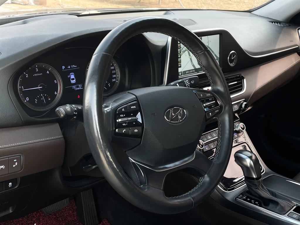 HYUNDAI Grandeur - Vista 5