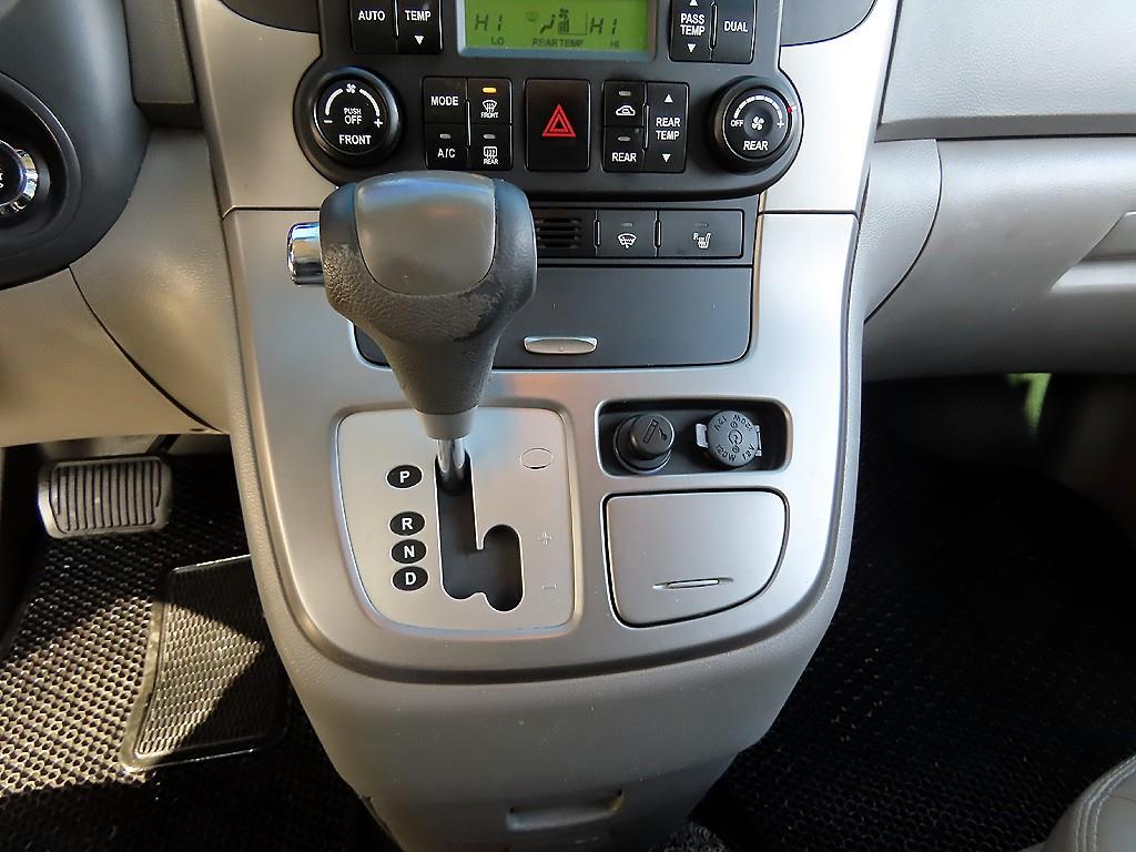 KIA Carnival - Vista 10