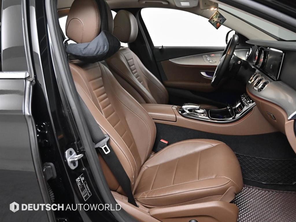 Mercedes Benz E class - Vista 10