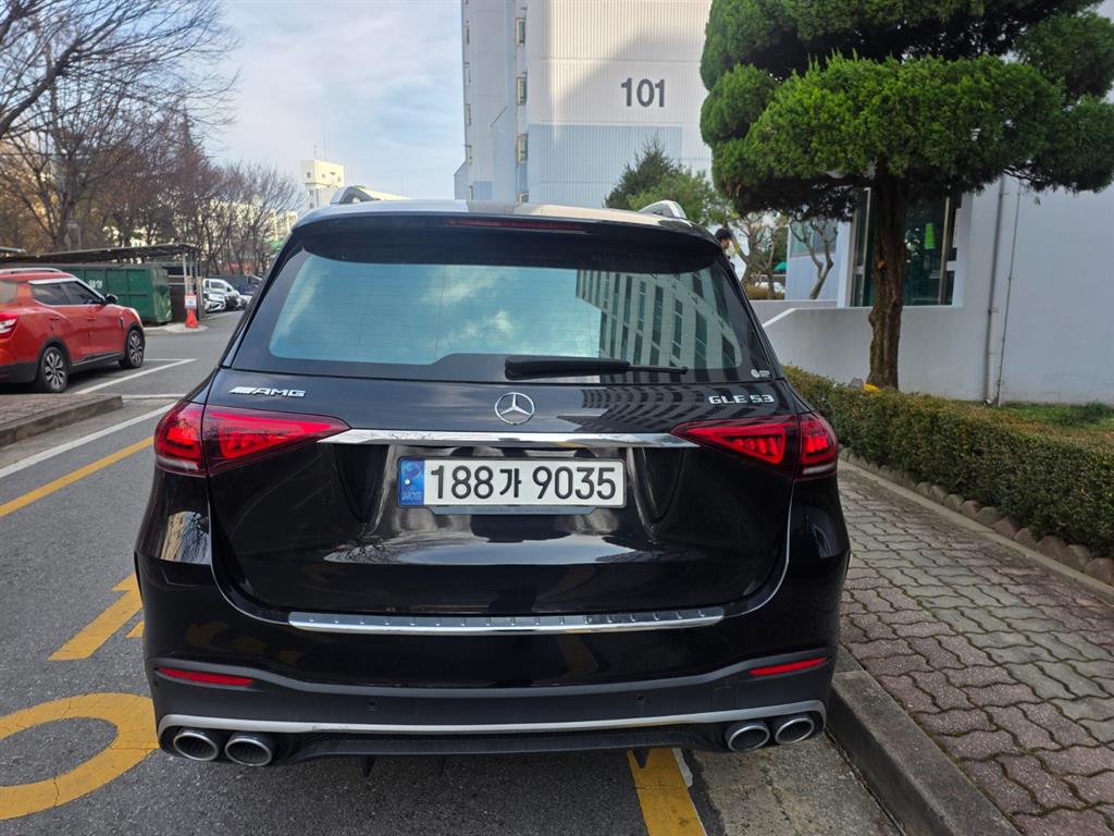 Mercedes Benz GLE Class - Vista 4