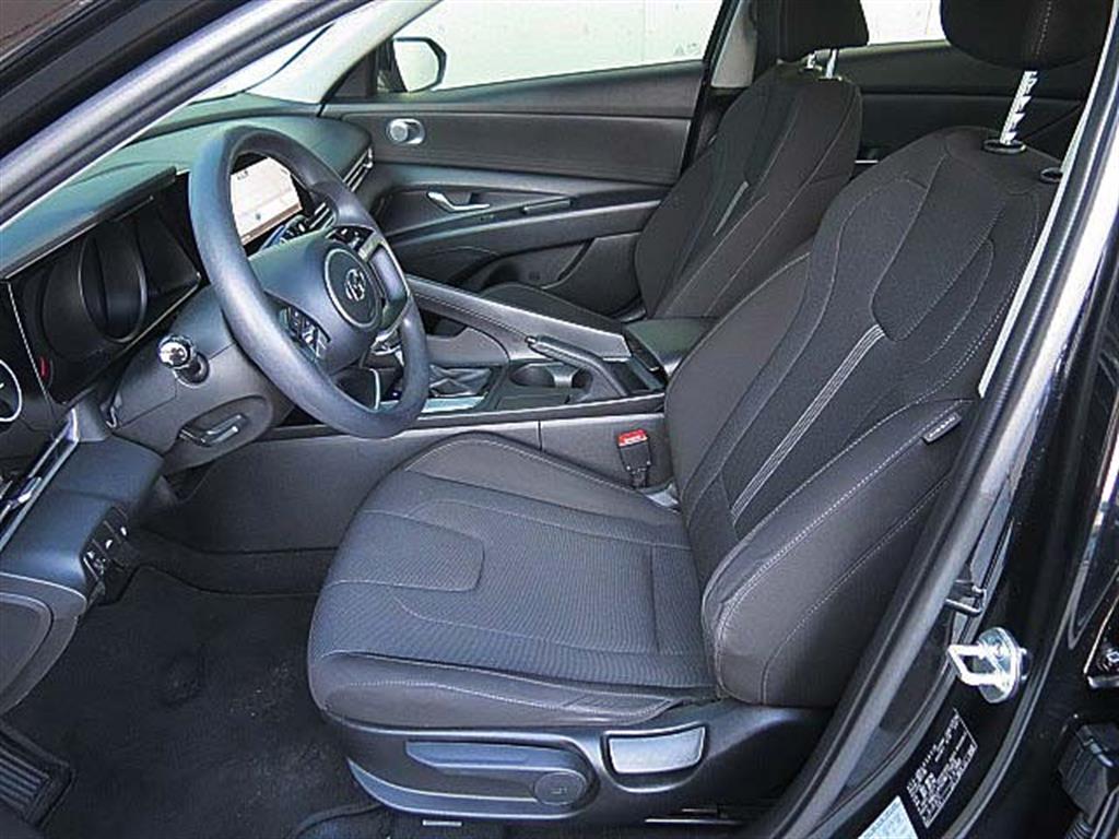 HYUNDAI Avante - Vista 11