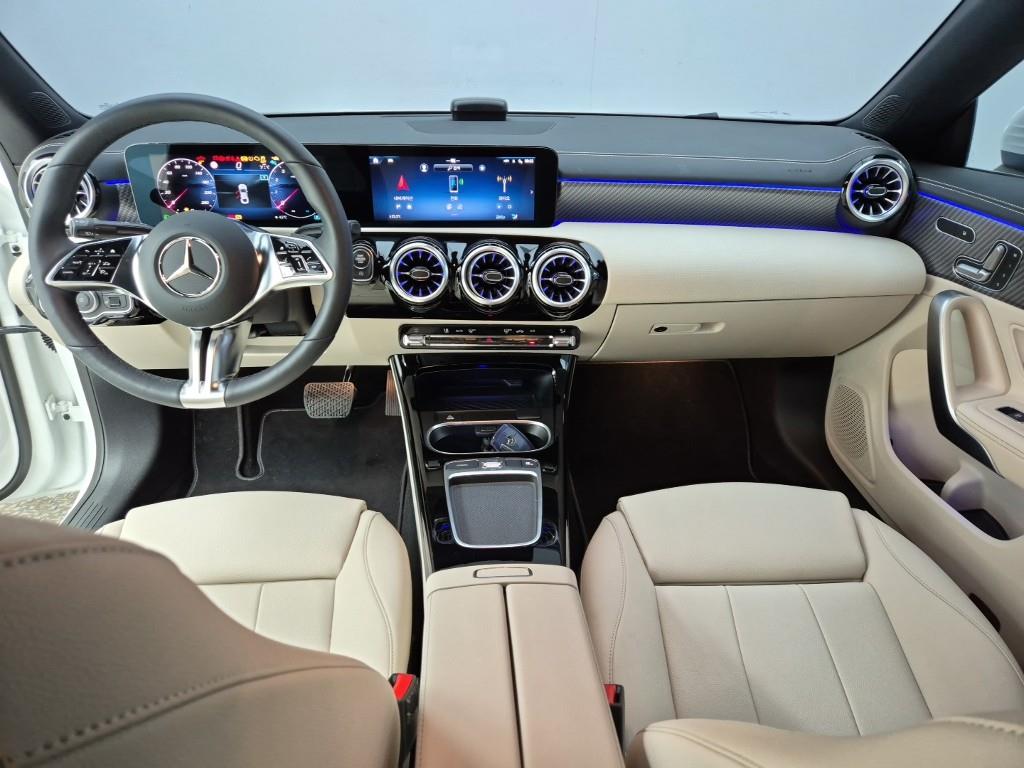 Mercedes Benz CLA Class - Vista 5
