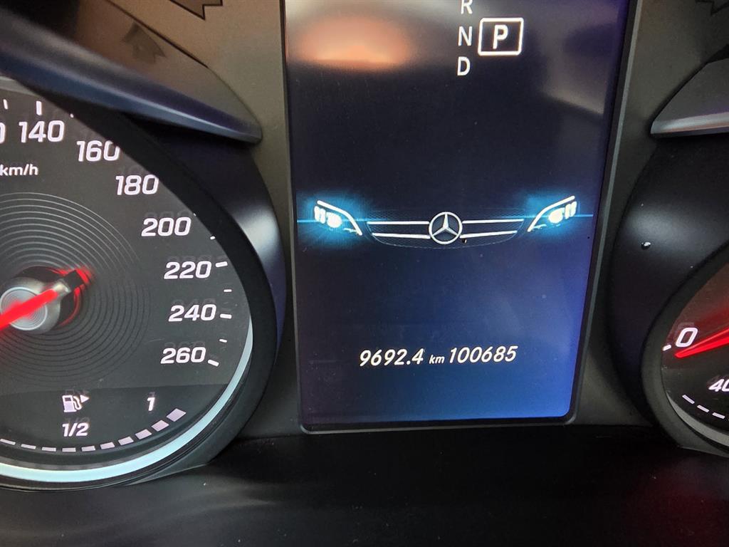 Mercedes Benz C Class - Vista 8