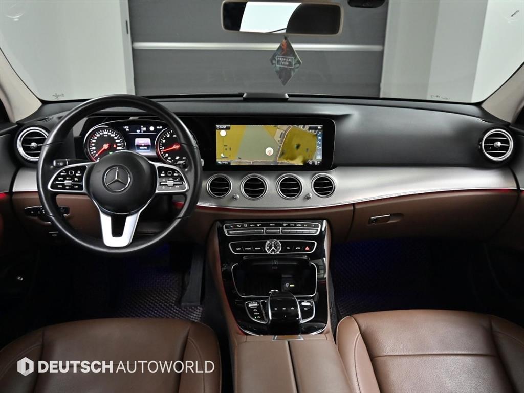 Mercedes Benz E class - Vista 7