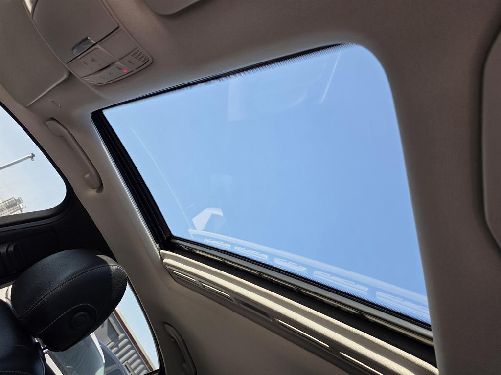 Mercedes Benz C Class 2019 Verde - Importación desde Corea - HF Imports Iquique - Foto 18