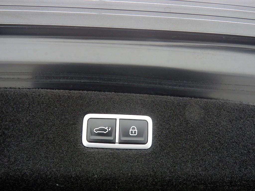 Genesis G90 - Vista 5