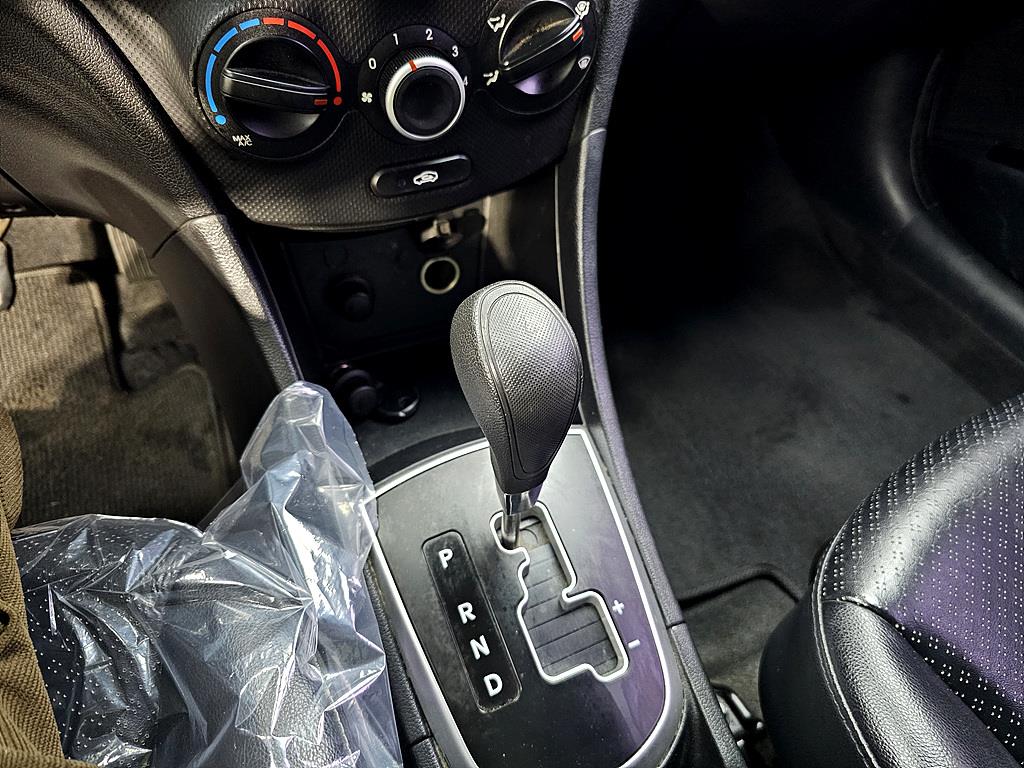 HYUNDAI Accent 2012 Blanco - Importación desde Corea - HF Imports Iquique - Foto 15