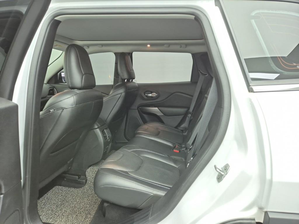 Jeep Cherokee - Vista 12