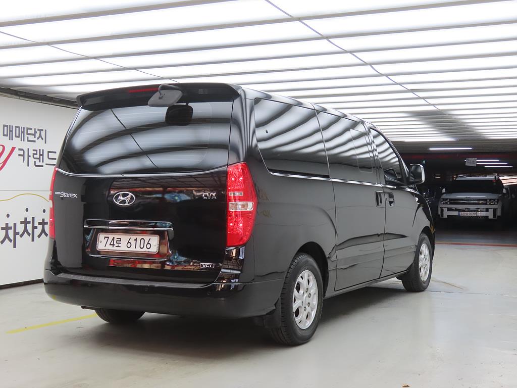 HYUNDAI Starex - Vista 4