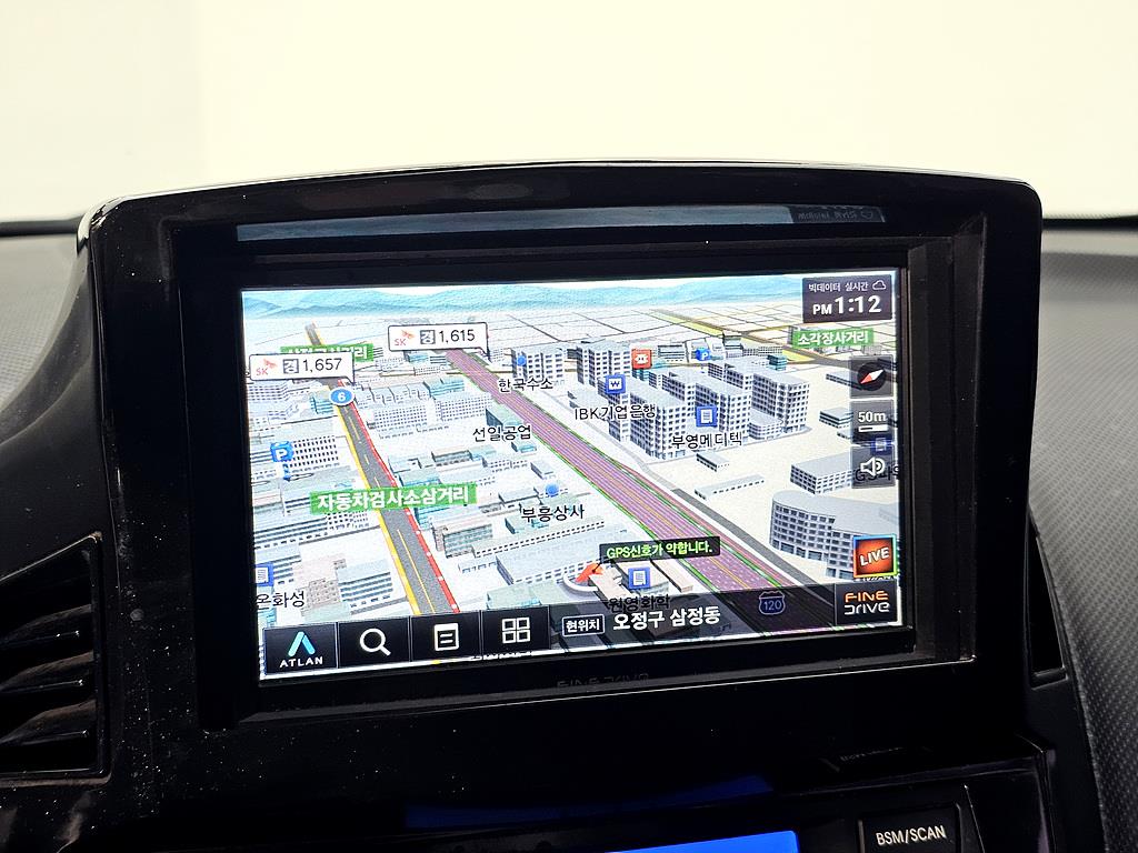 HYUNDAI Accent - Vista 12