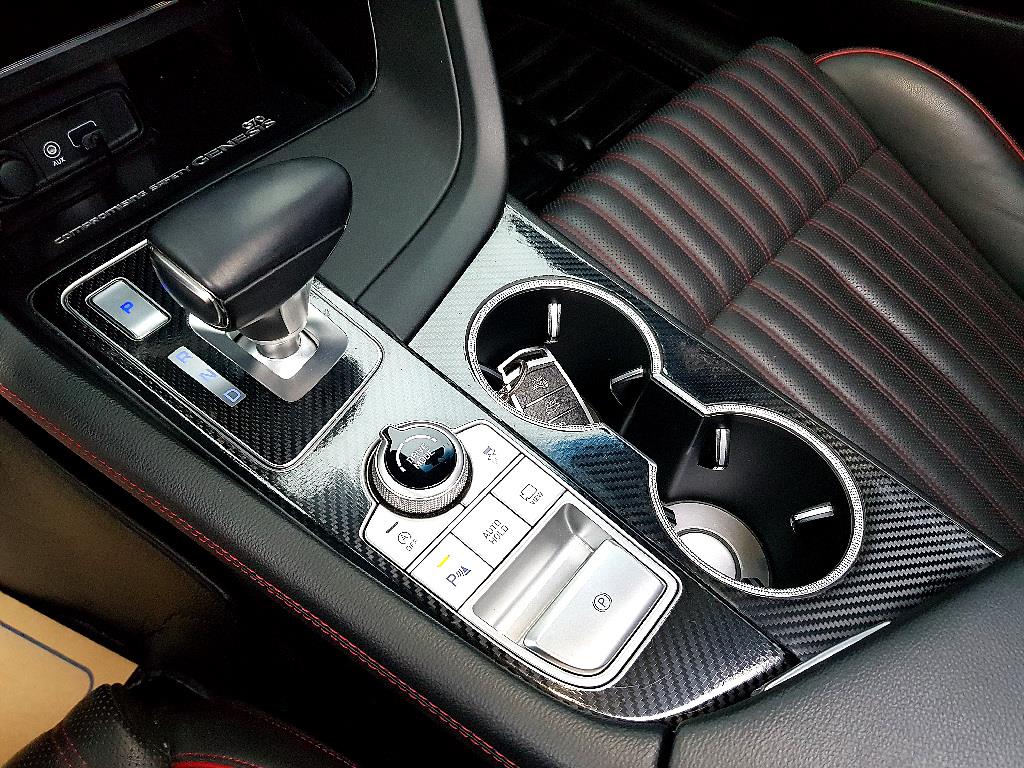 Genesis G70 - Vista 12