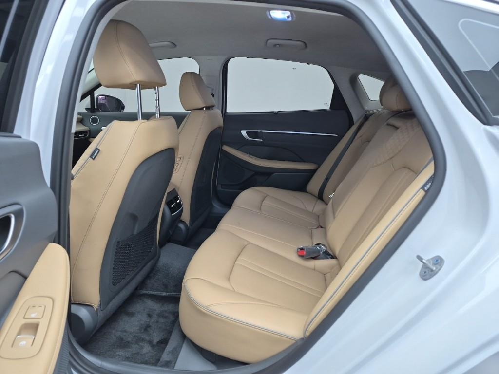 HYUNDAI Sonata - Vista 12