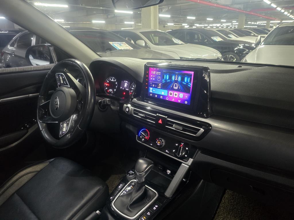 KIA Seltos - Vista 8