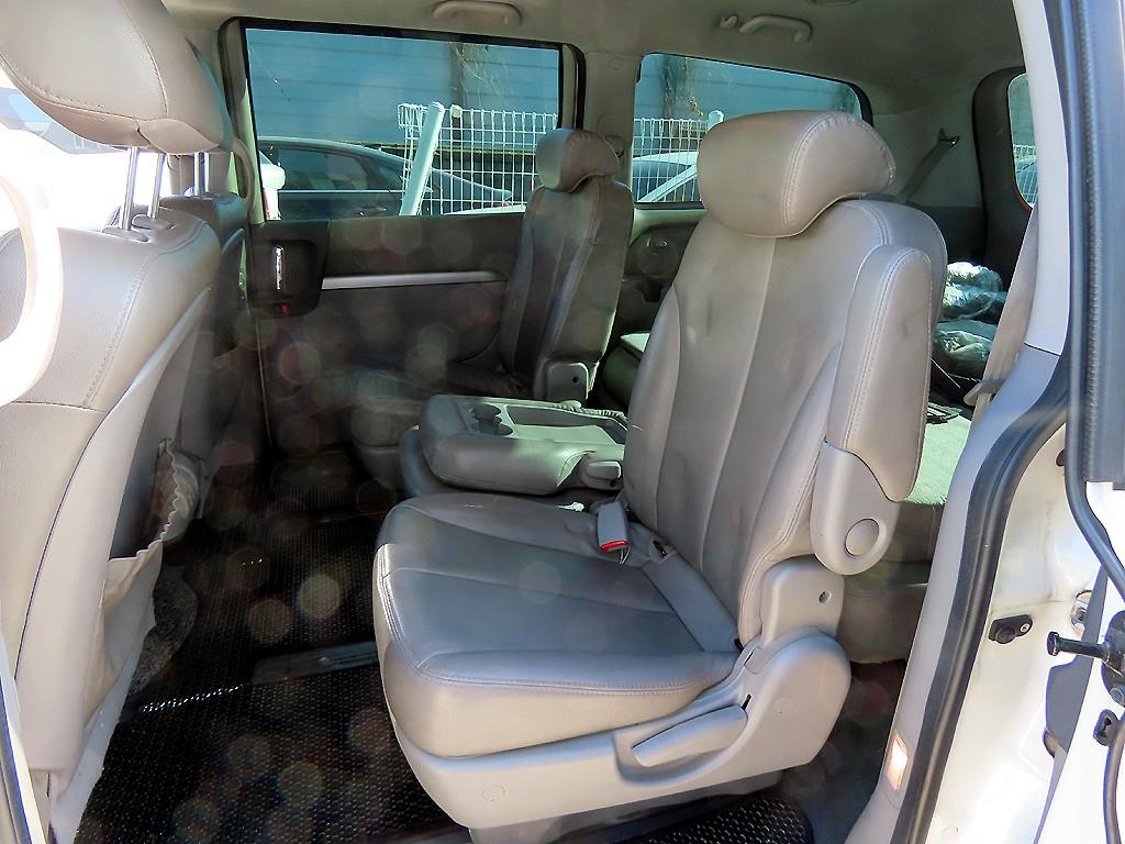 KIA Carnival - Vista 6