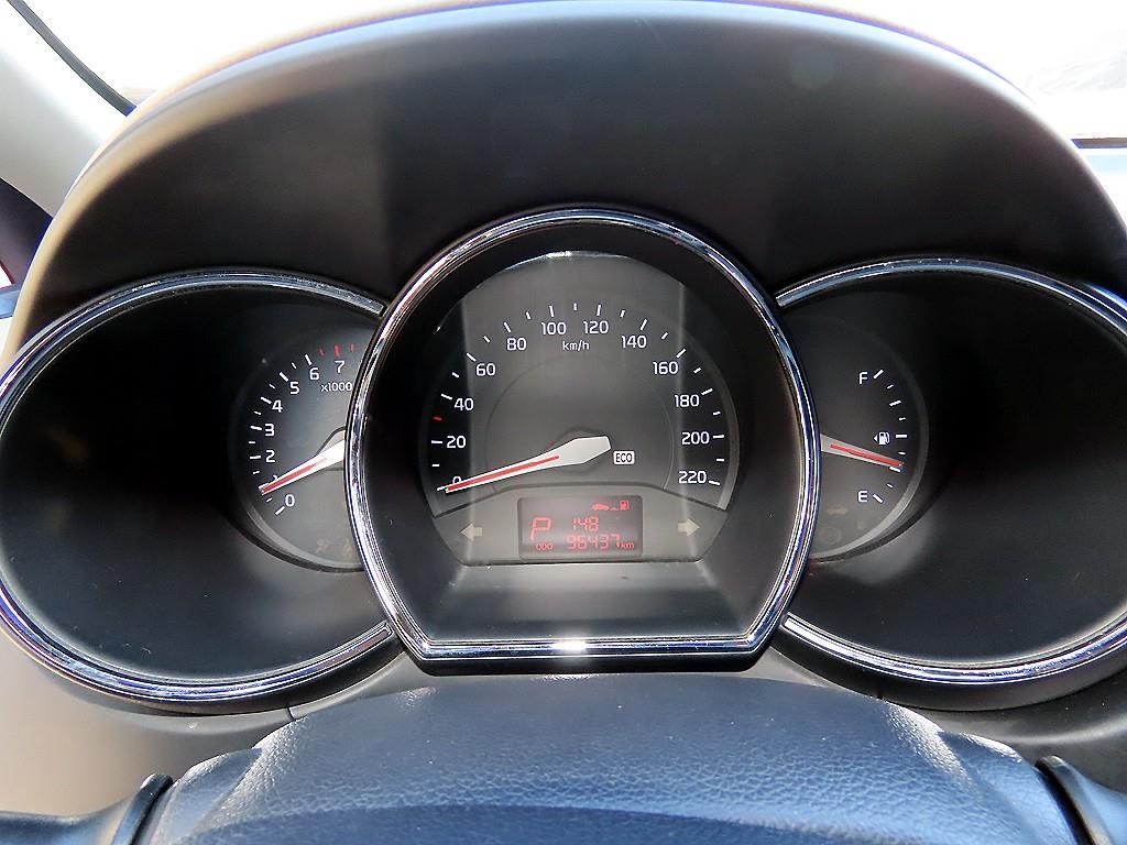 KIA Pride - Vista 9