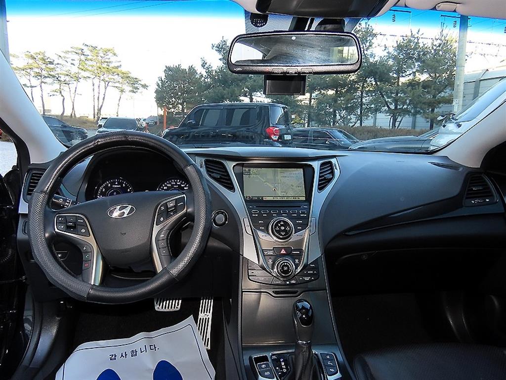 HYUNDAI Grandeur - Vista 7