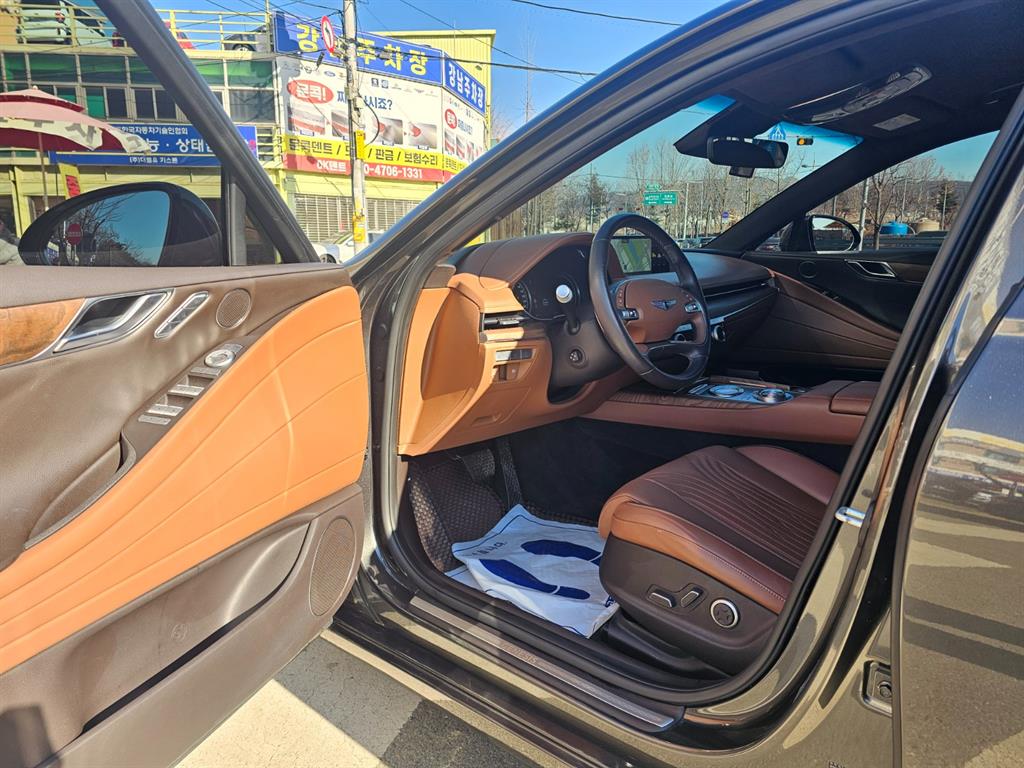 Genesis G80 - Vista 9