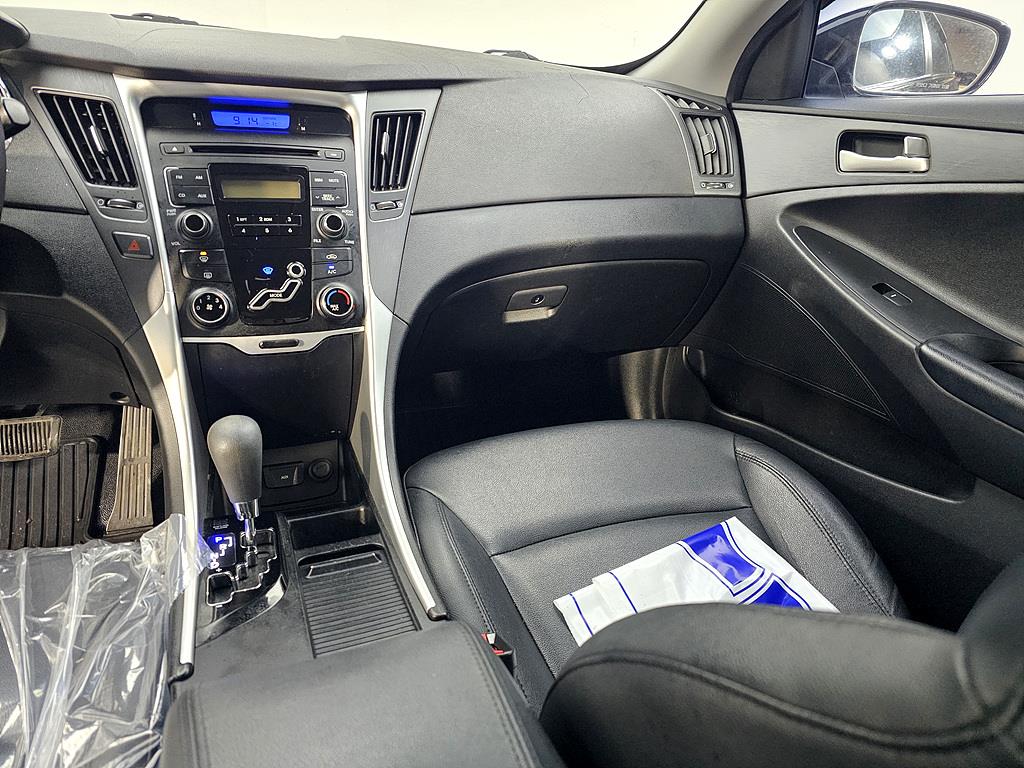 HYUNDAI Sonata - Vista 10