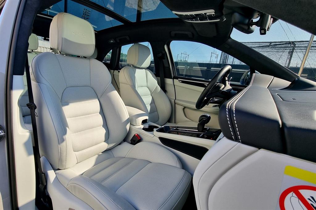 Porsche Macan - Vista 10