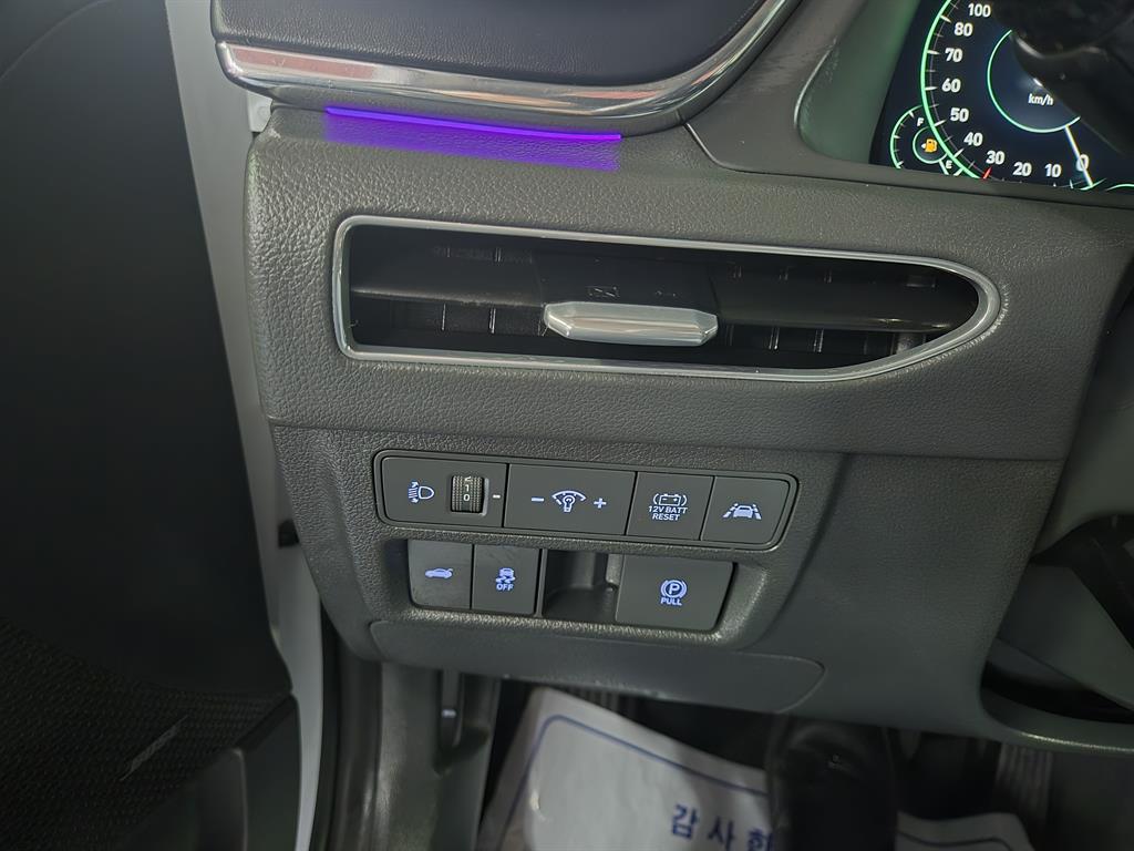 HYUNDAI Sonata - Vista 11