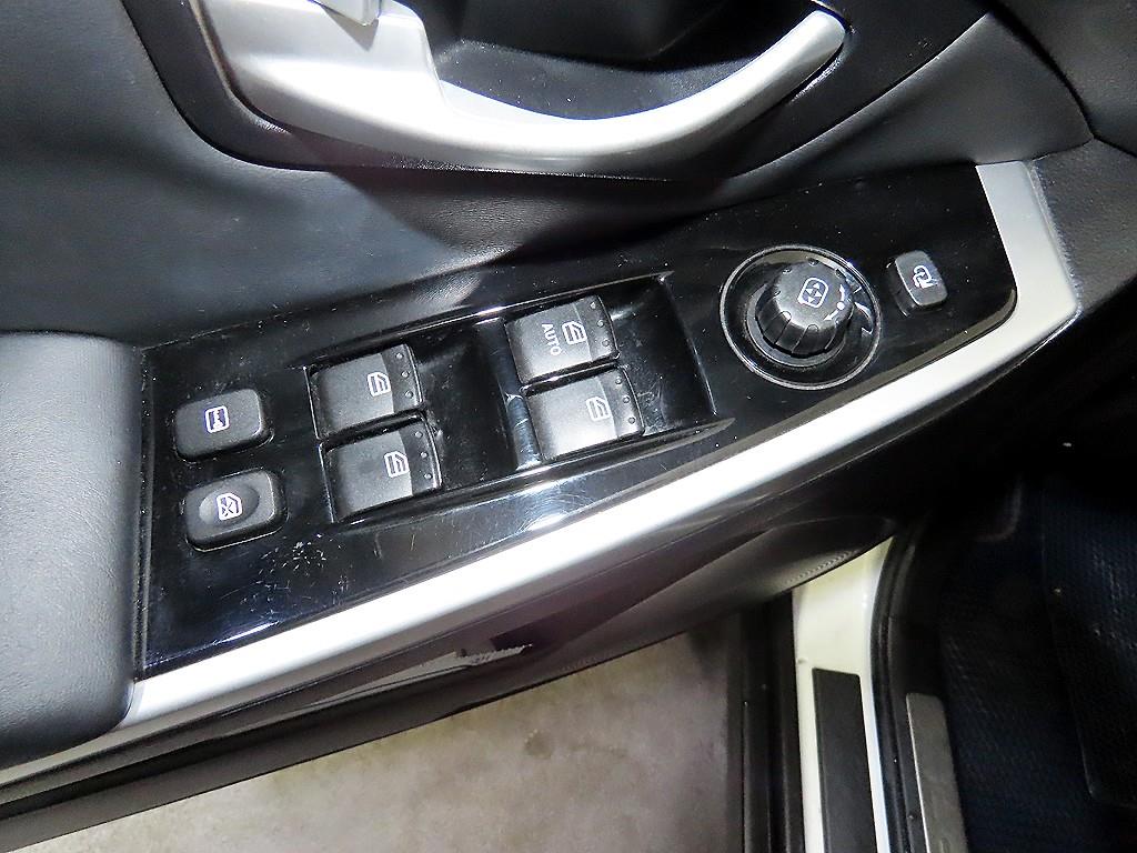 Ssangyong Korando 2015 Blanco - Importación desde Corea - HF Imports Iquique - Foto 13