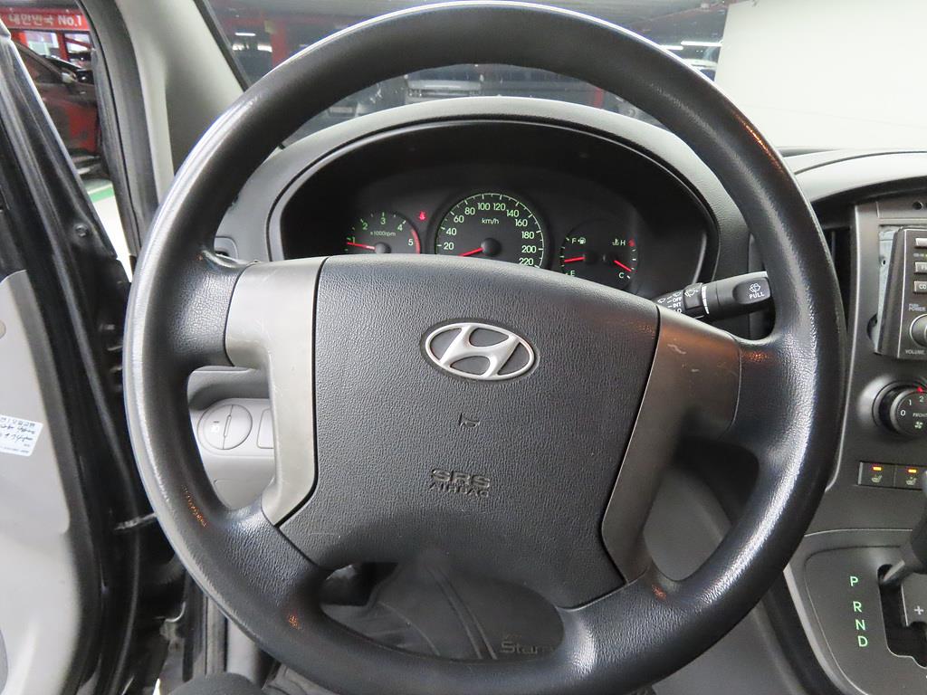 HYUNDAI Starex - Vista 9