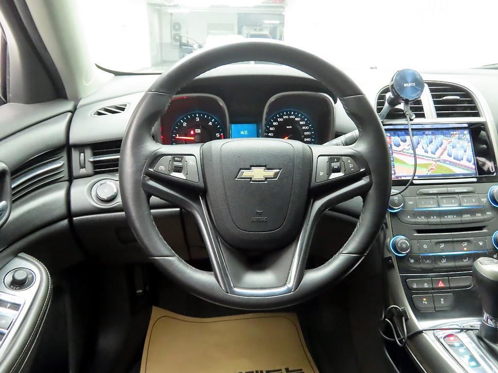 Chevrolet Malibu - Vista 8