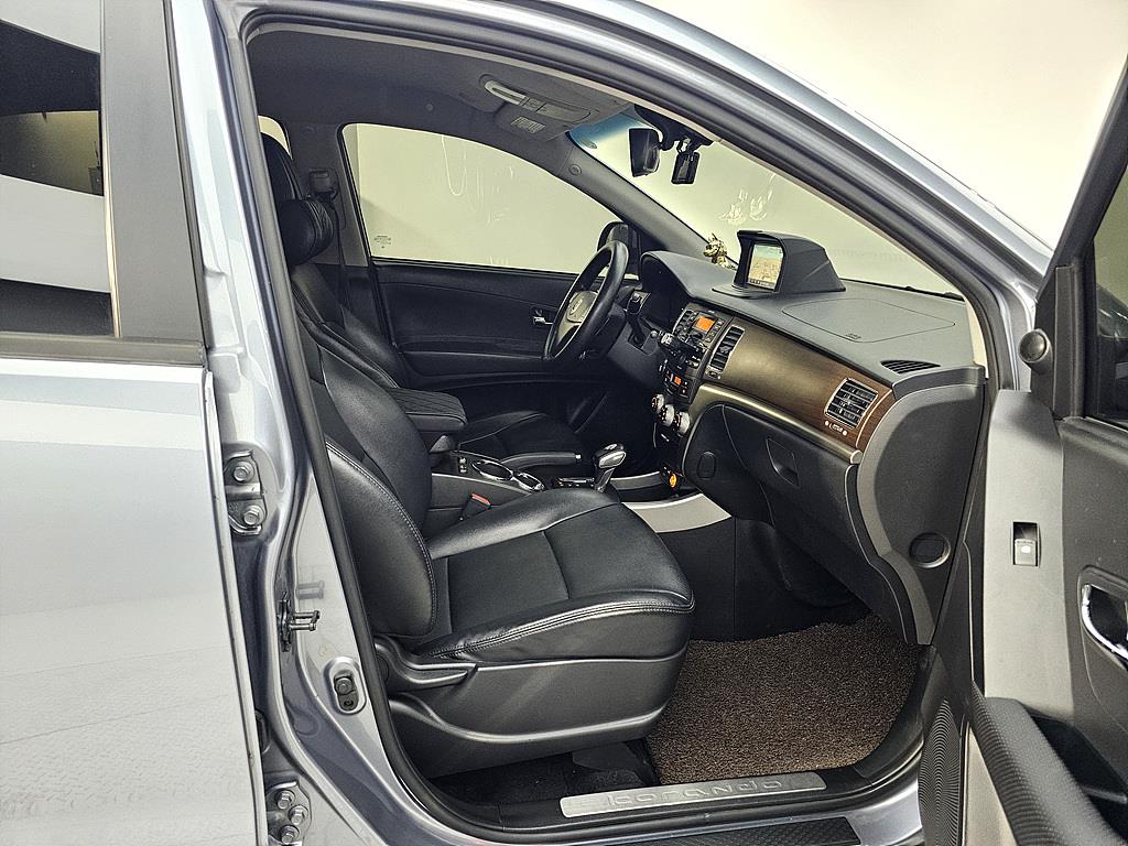 Ssangyong Korando - Vista 11