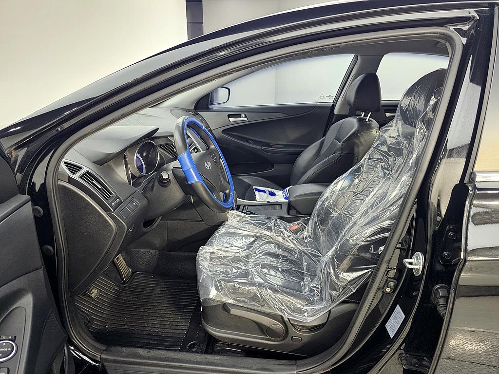 HYUNDAI Sonata - Vista 8