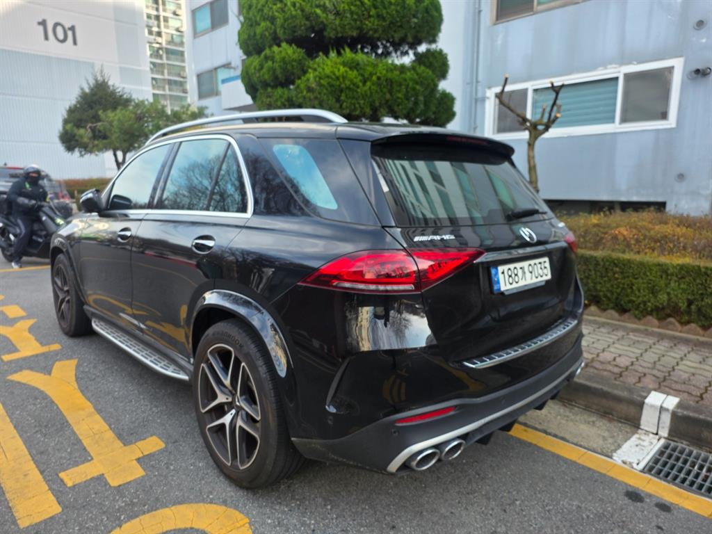 Mercedes Benz GLE Class - Vista 5