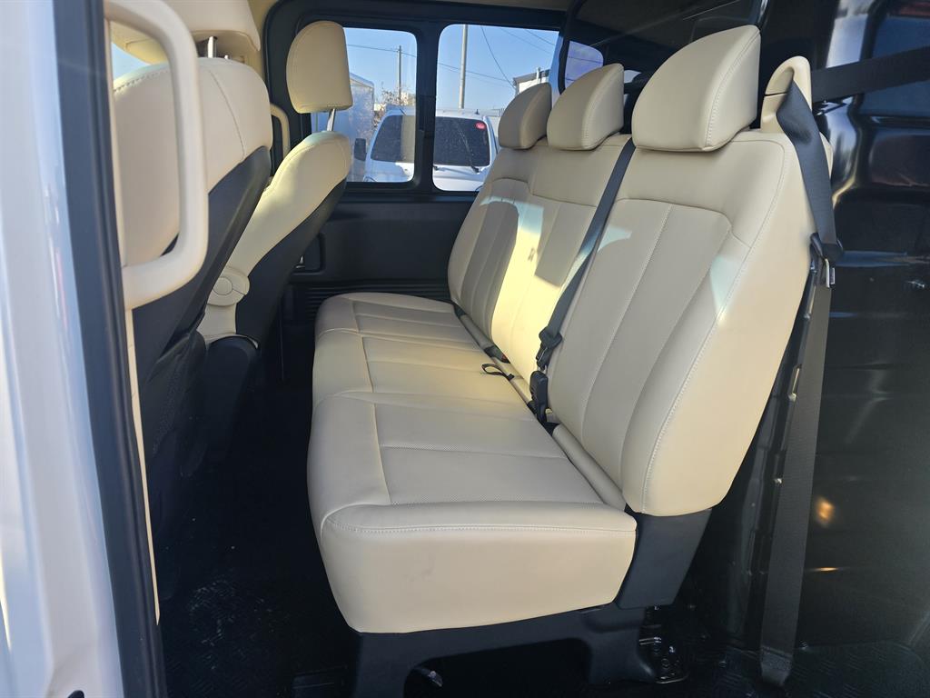 HYUNDAI Staria - Vista 6