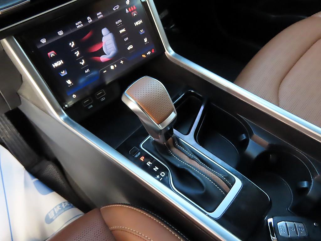 Ssangyong Torres - Vista 11