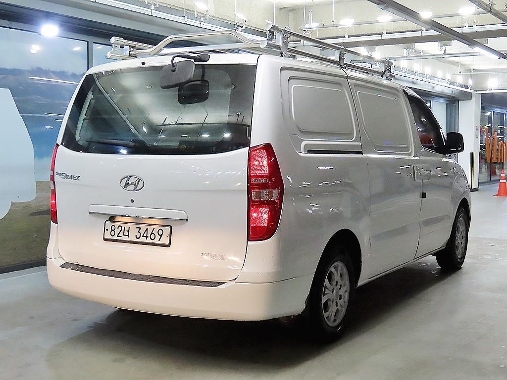 HYUNDAI Starex - Vista 4
