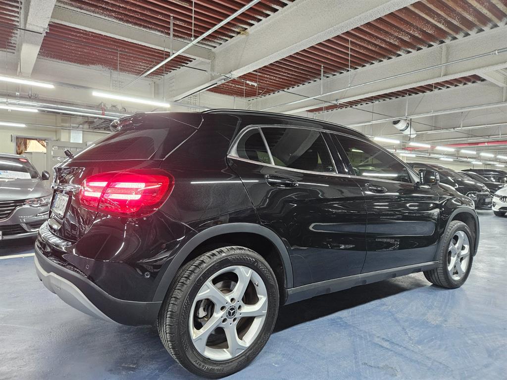 Mercedes Benz GLA Class 2018 Negro - Importación desde Corea - HF Imports Iquique - Foto 20