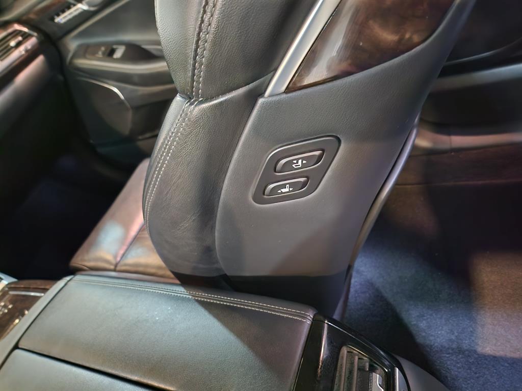 Genesis EQ900 - Vista 8