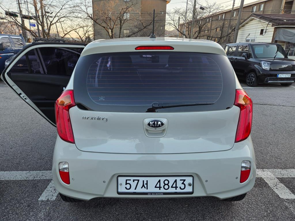 KIA Morning - Vista 5