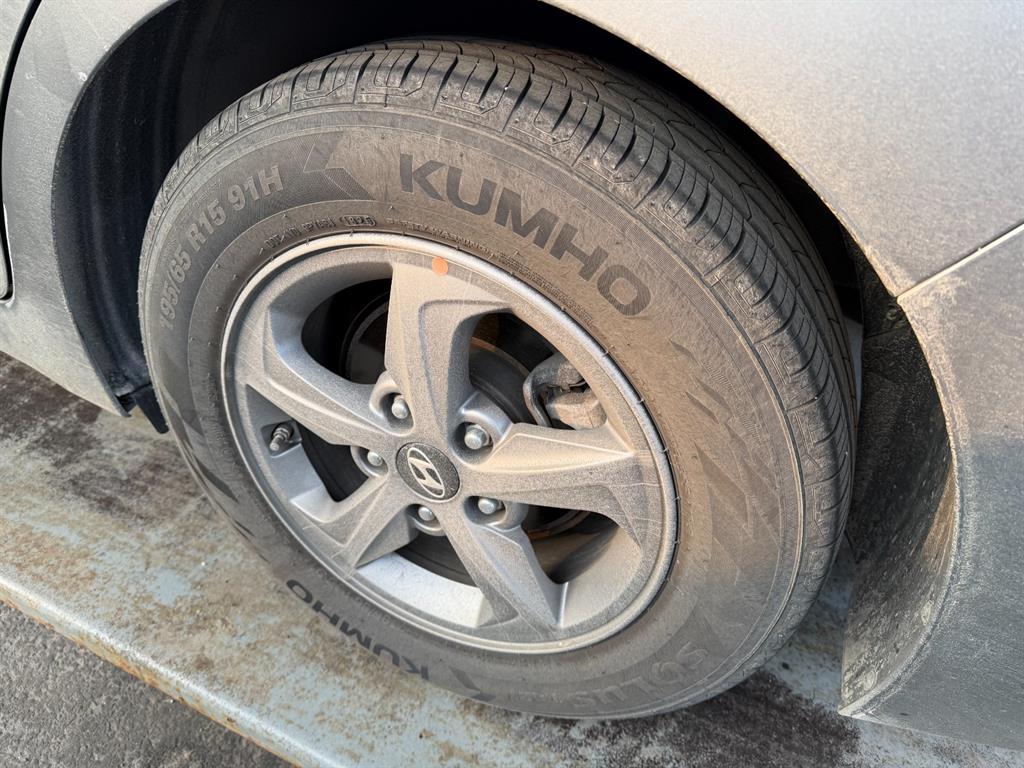 HYUNDAI Avante - Vista 3