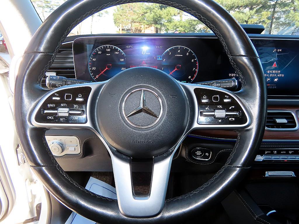 Mercedes Benz GLE Class - Vista 8