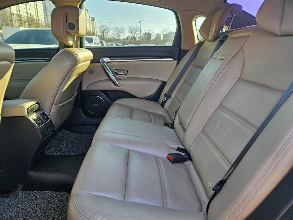 SAMSUNG SM7 - Vista 9