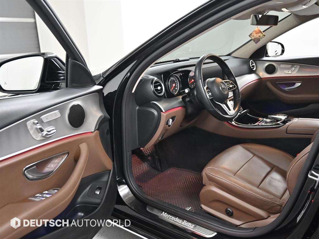 Mercedes Benz E class - Vista 11