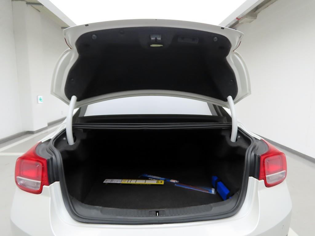 Chevrolet Malibu - Vista 5