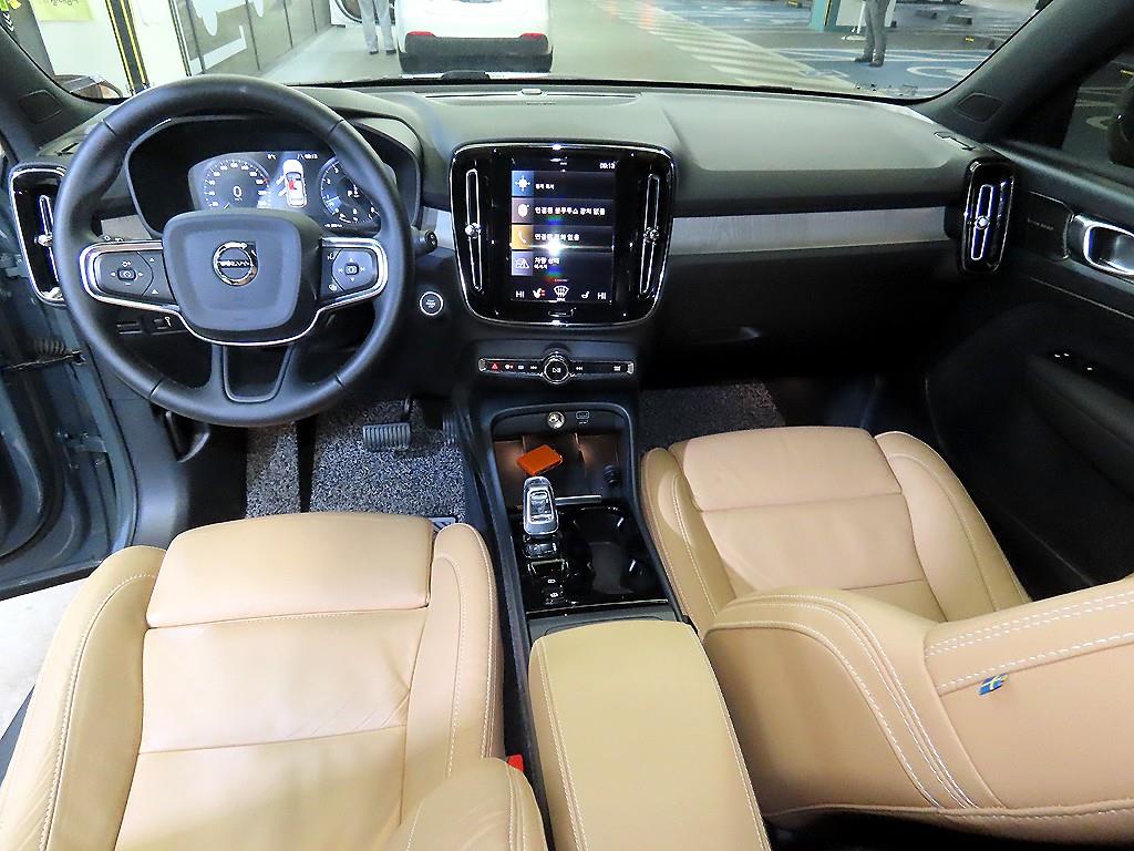 Volvo XC40 - Vista 10