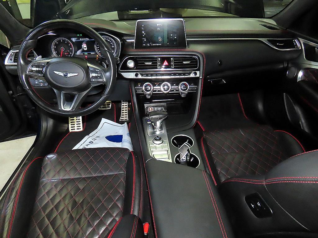 Genesis G70 - Vista 10