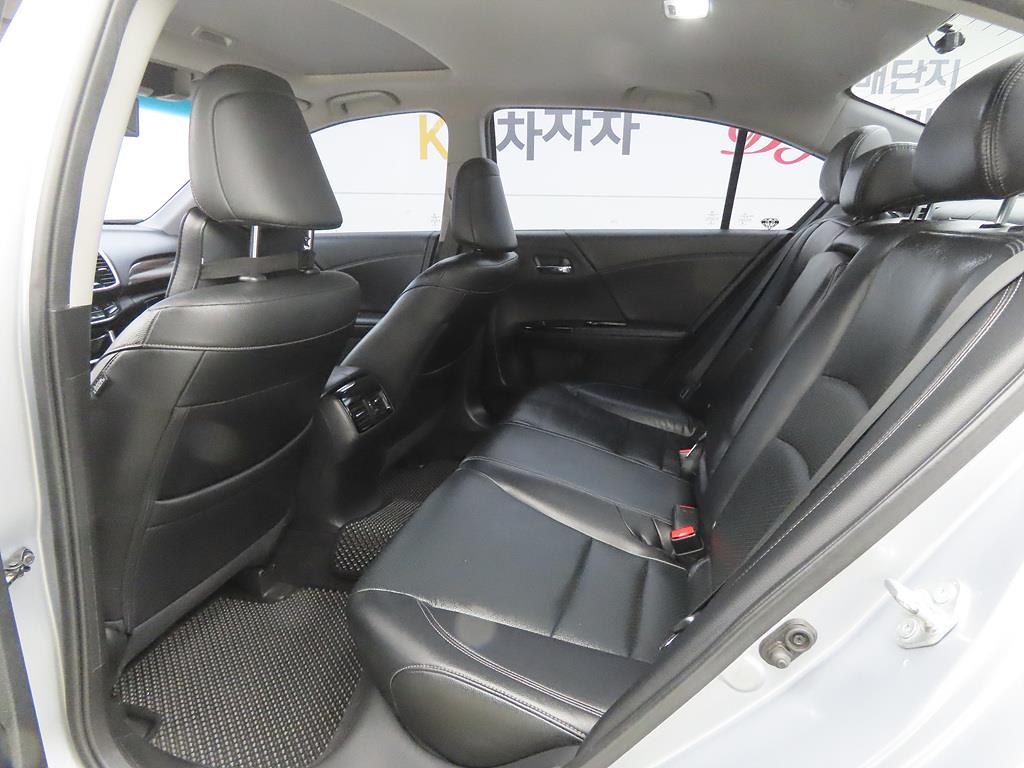 Honda Accord - Vista 6