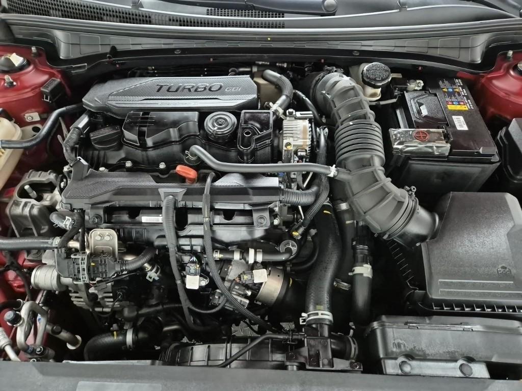 HYUNDAI Avante - Vista 5