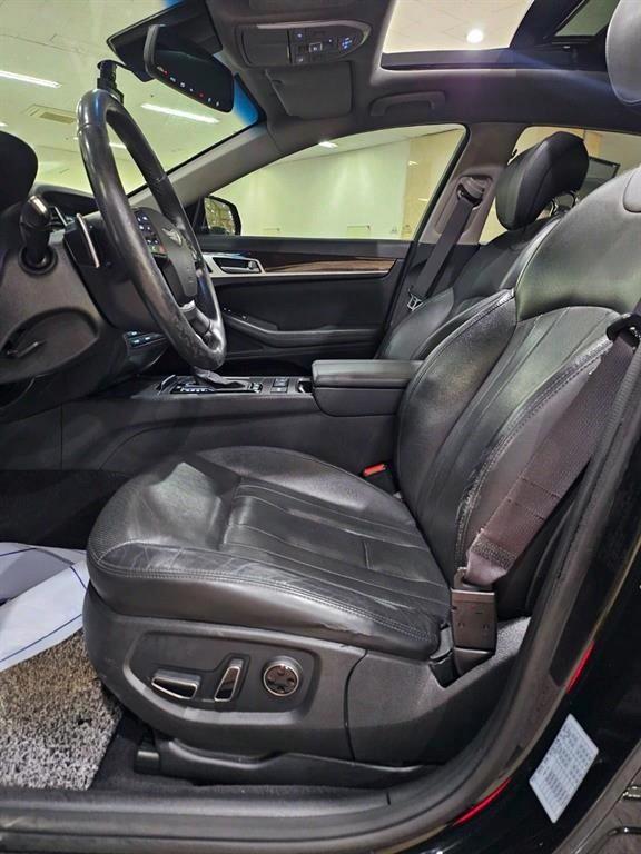 HYUNDAI Genesis - Vista 12