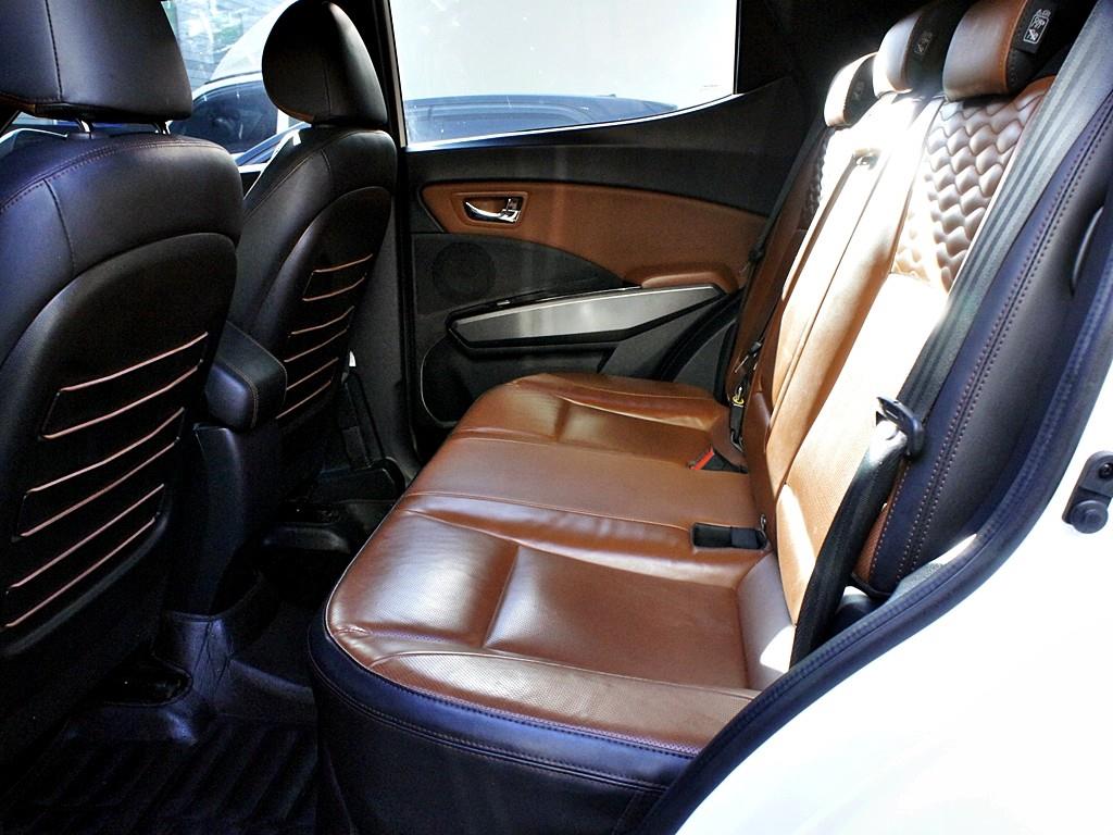 Ssangyong Tivoli - Vista 11