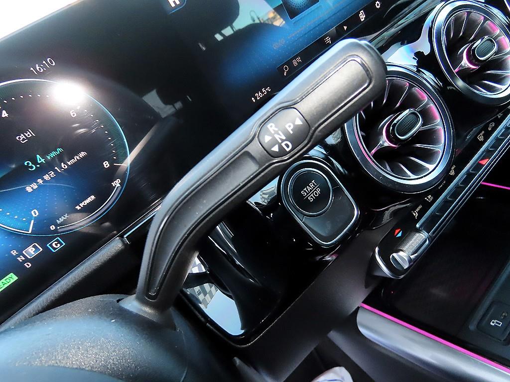 Mercedes Benz EQA - Vista 10