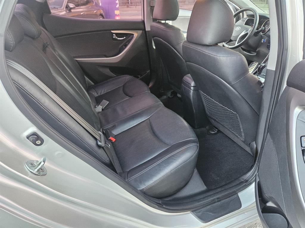 HYUNDAI Avante 2010 Plateado - Importación desde Corea - HF Imports Iquique - Foto 18