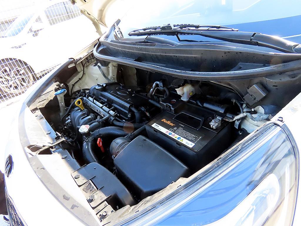 KIA Pride 2012 Blanco - Importación desde Corea - HF Imports Iquique - Foto 17